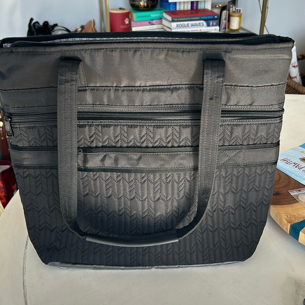NWOT Lug Taxi Tote